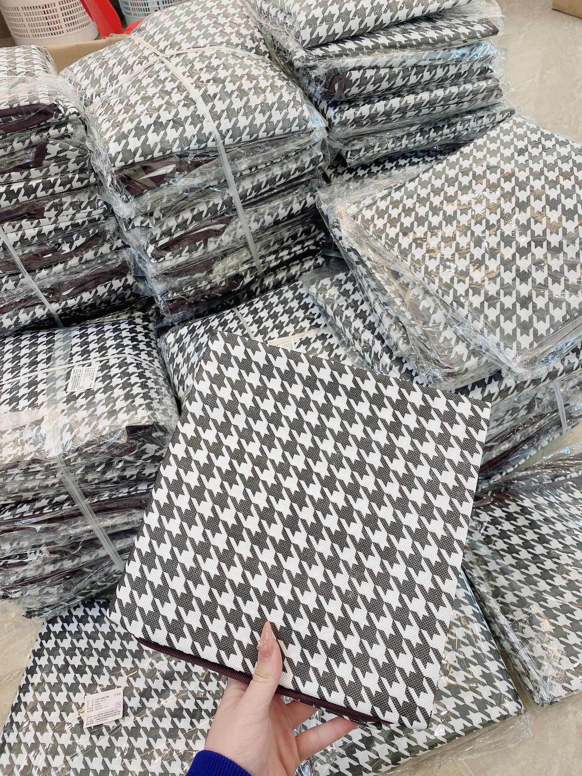 TÚI ĐỰNG CHĂN CARO - SET 2 CÁI 